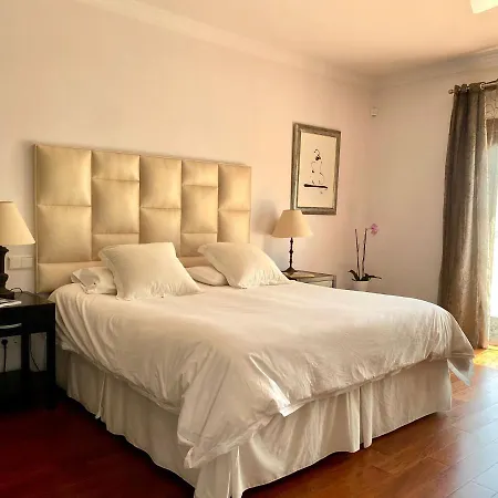 Blue Moon Villa