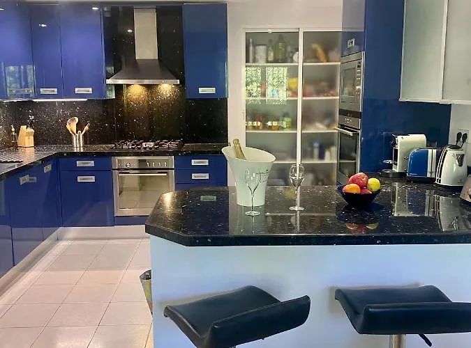 Blue Moon Villa